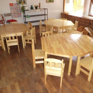 GRÉTA Fenyő óvodai trapéz asztal